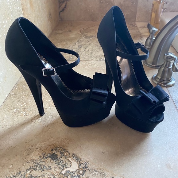 bebe Shoes - Bebe platform heels size 6 very sexy